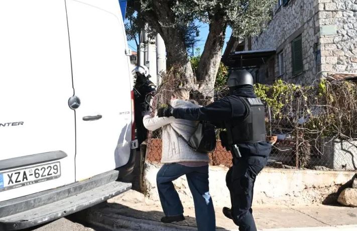 ανοιχτή-πόλη-για-έξωση-αμεα-σε-πετράλω-1283826