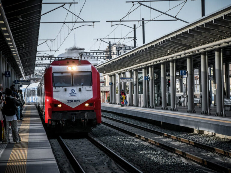 αμαξοστοιχία-intercity-παρέσυρε-και-τραυμάτι-1289476