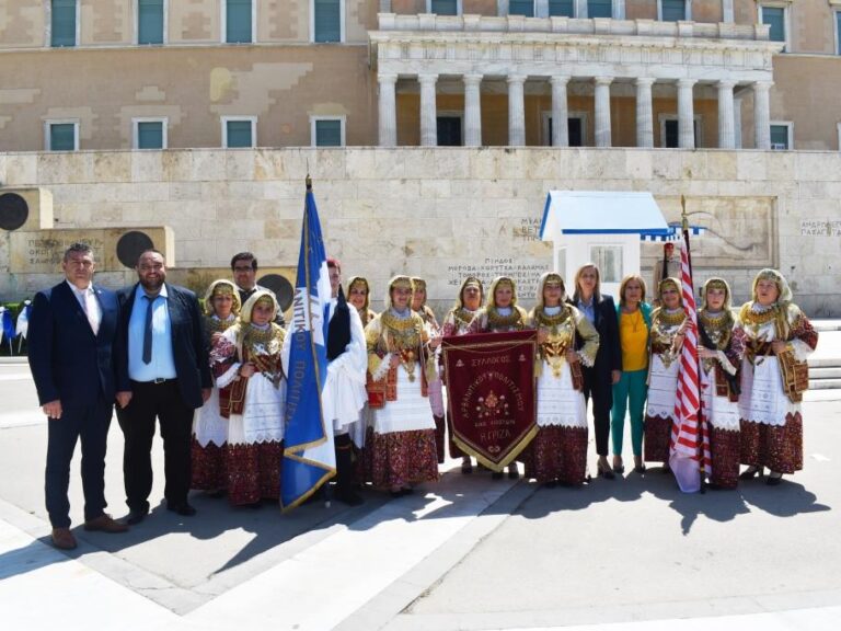 τιμήθηκε-και-φέτος-στο-σύνταγμα-η-επέτ-1348786
