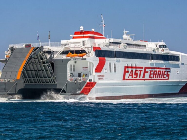 μηχανική-βλάβη-σε-ταχύπλοο-με-240-επιβάτ-1343658