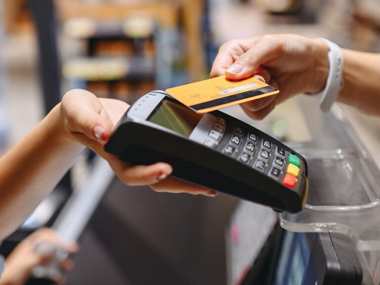 Έκρηξη της απάτης στα POS με κάρτες - Aftodioikisi.gr