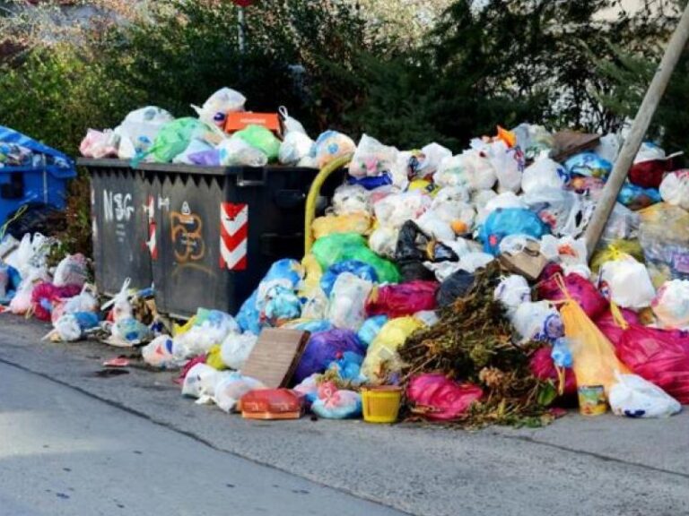 πήγαινε-έλα-τα-σκουπίδια-της-νότιας-1370083