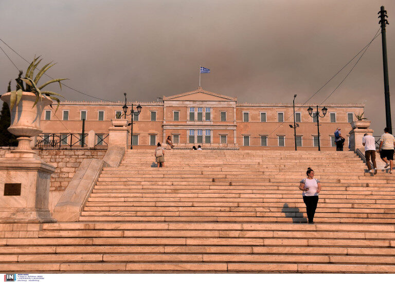 φωτιά-παραλίγο-στη-βουλή-ερωτηματικ-1373527