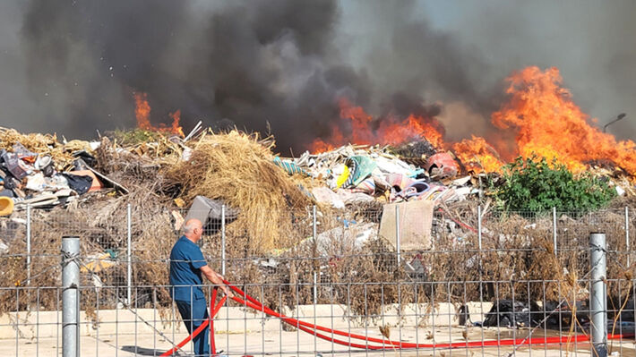 λευκάδα-πυρκαγιά-στο-χώρο-διάθεσης-απ-1384877