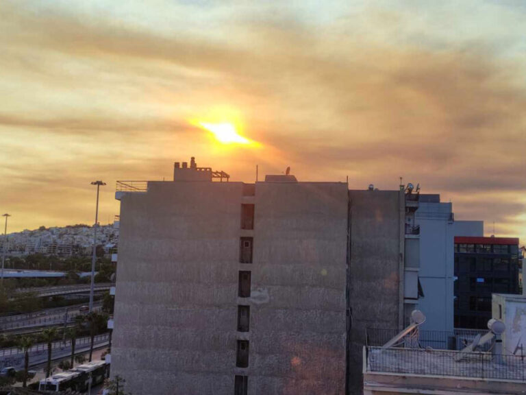 eφτασε-στην-αθήνα-o-καπνός-από-τη-φωτιά-σ-1386573