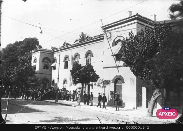 περιφερειάρχης-έμεινε-στον-εμφύλιο-1397473