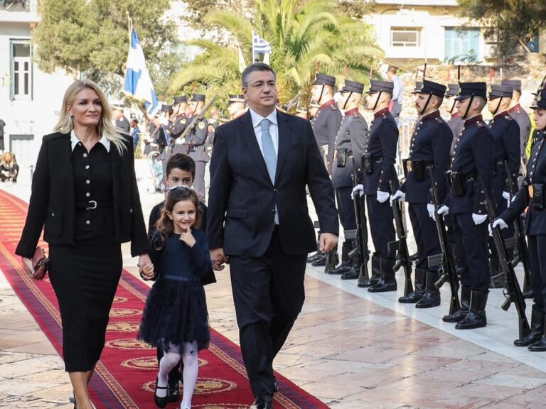 τζιτζικώστας-η-ανάρτηση-με-σύζυγο-και-1395619