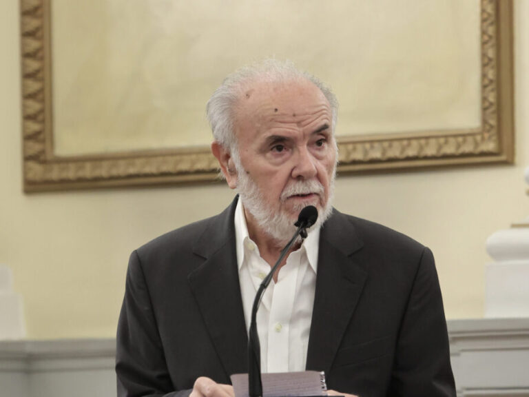 πέθανε-ο-ποιητής-και-στιχουργός-μιχάλ-1402068