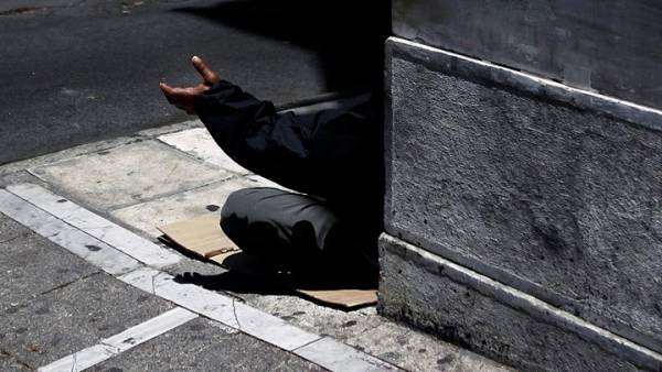 κύκλωμα-έριχνε-στην-επαιτεία-παράνομ-1405340