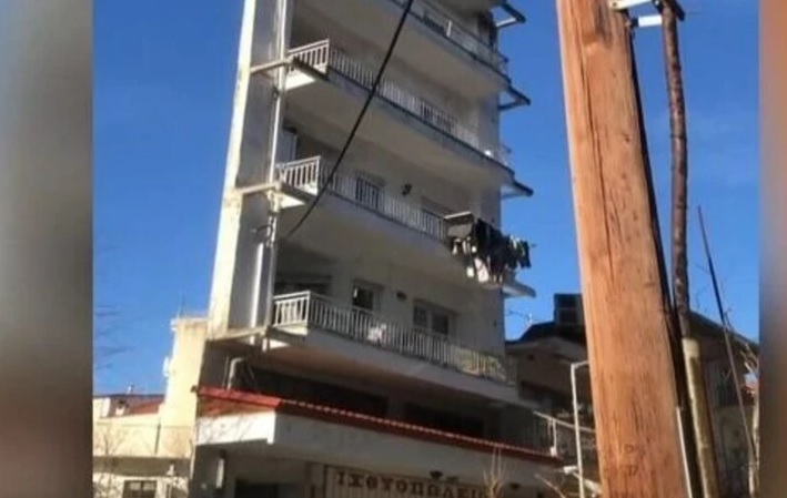 η-πιο-viral-κομμένη-πολυκατοικία-βρίσκε-1416309