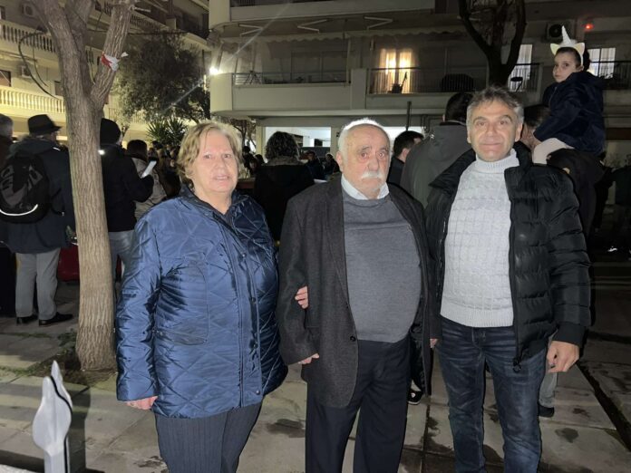 θεσσαλονίκη-πετούν-στο-δρόμο-ζευγάρι-1427001