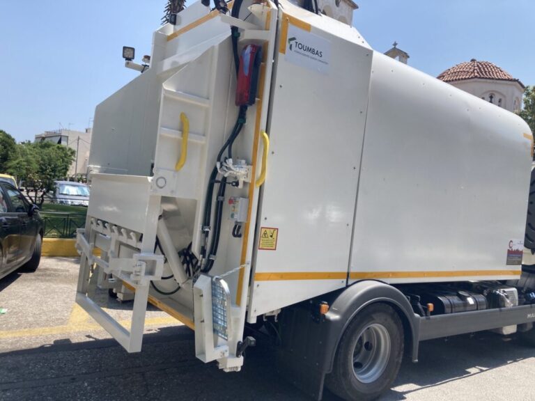 ξάνθη-απορριμματοφόρο-βούλιαξε-σ-1420092