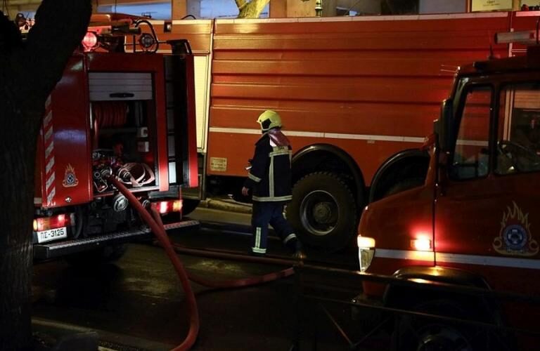 φωτιά-σε-παλιό-ξενοδοχείο-στο-κέντρο-τ-1418211