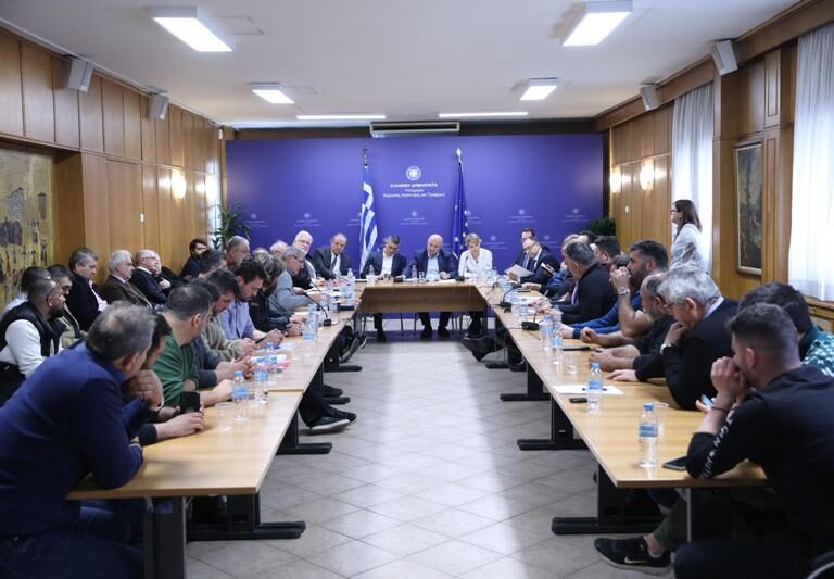 συνάντηση-αγροτών-με-υπουργούς-τσιά-1431329