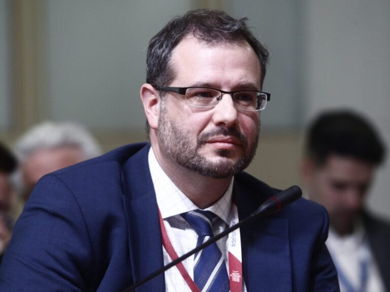 νέος-εξωκοινοβουλευτικός-υπουργός-α-1439267