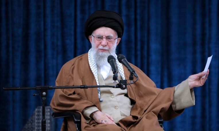 ιράν-ο-αγιατολάχ-χαμενεΐ-απορρίπτει-τ-1438439