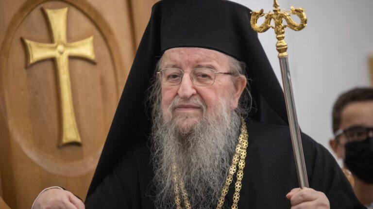 σε-λαϊκό-προσκύνημα-το-σκήνωμα-του-μητ-1438910