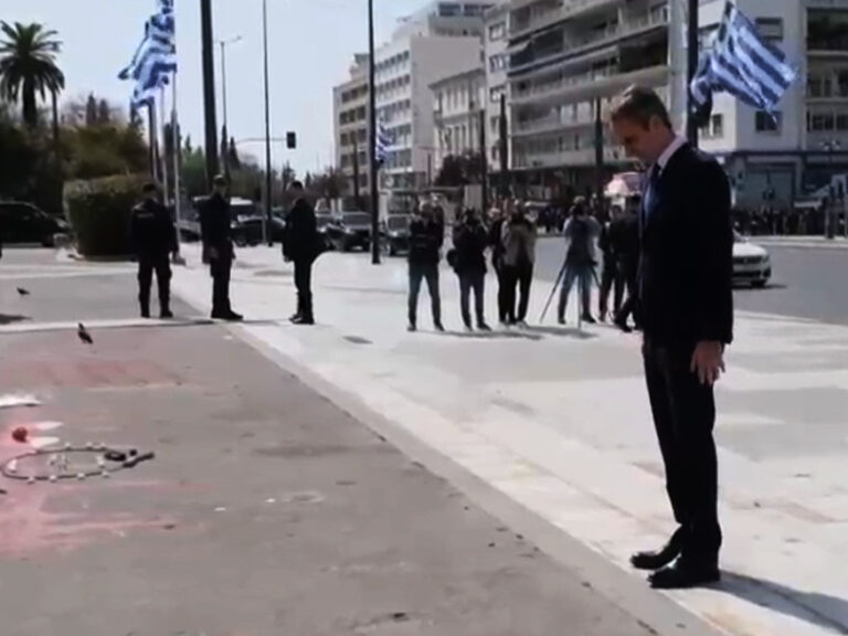 τέμπη-ο-κυριάκος-μητσοτάκης-υποκλίθη-1438719