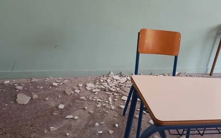αττική-πτώση-σοβάδων-σε-σχολείο-μεγάλ-1444779