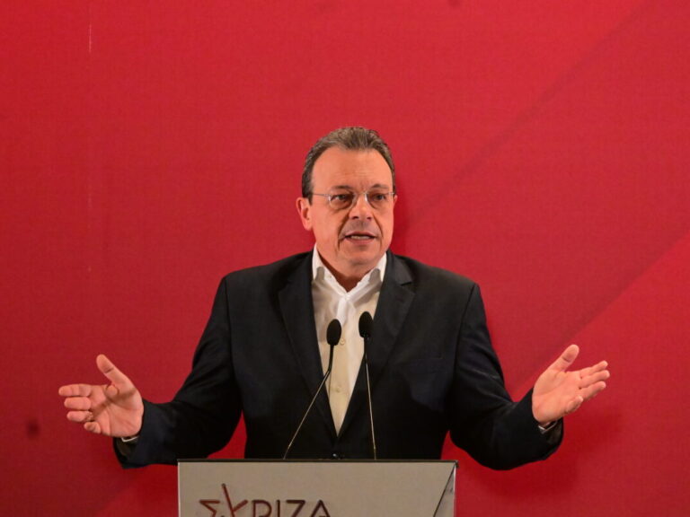 φάμελλος-φωνάζει-ο-κλέφτης-για-να-φοβη-1447892