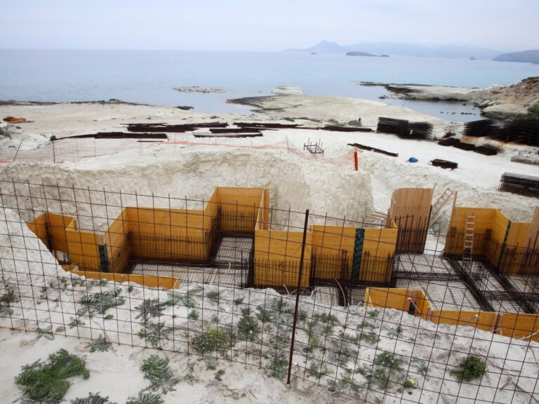 μήλος-ανακλήθηκε-η-οικοδομική-άδεια-σ-1450144