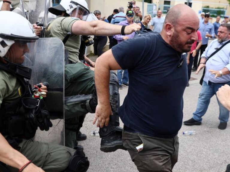 απεργία-ταξί-χημικά-και-ξύλο-κατά-των-ο-1460332