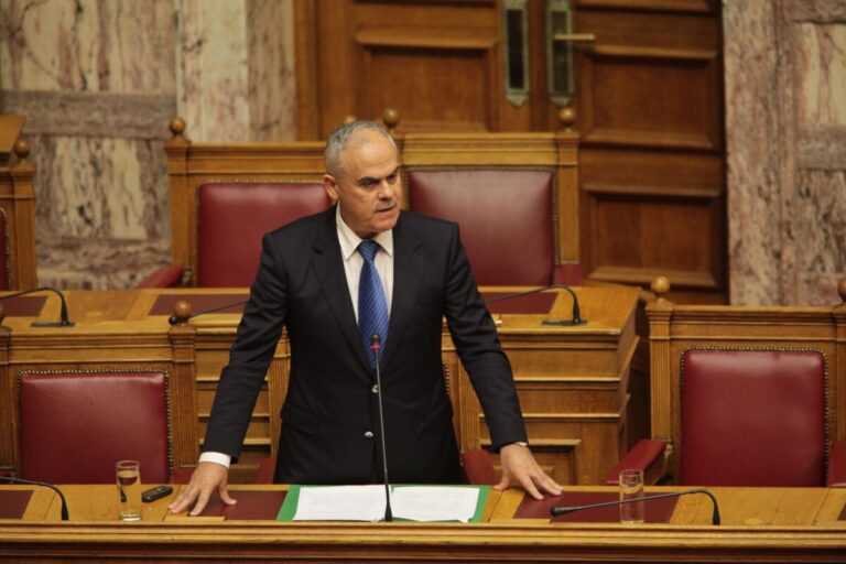 τα-μαζεύει-ο-ταγαράς-για-τα-οικόπεδα-1452934