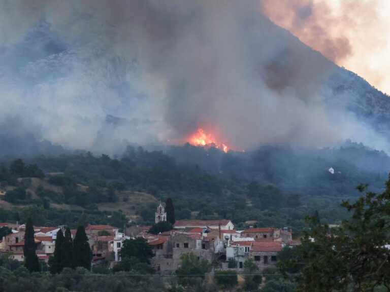 φωτιά-στις-νεραντζιές-αχαΐας-μήνυμα-1-1468511