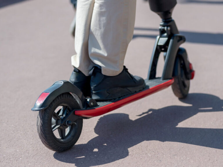 απάτη-μαμούθ-με-ηλεκτρικά-πατίνια-τ-1468857