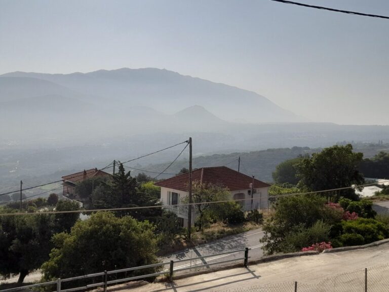 κεφαλονιά-τοξικό-νέφος-από-παράνομη-χ-1464930