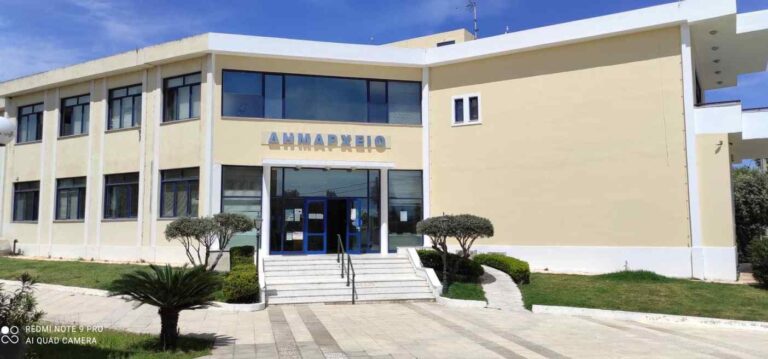 ραφήνα-πρώην-αντιδήμαρχος-καταγγέλλ-1463049
