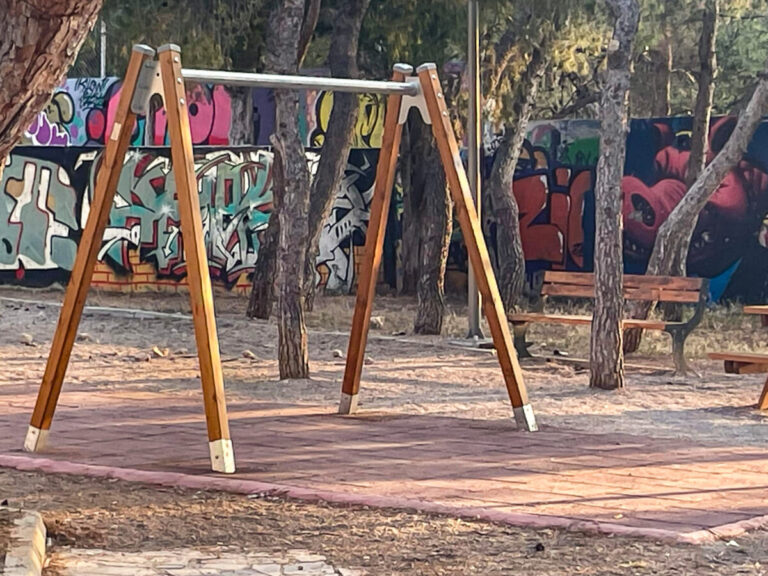 έκλεψαν-κούνιες-σε-παιδική-χαρά-της-νί-1462236