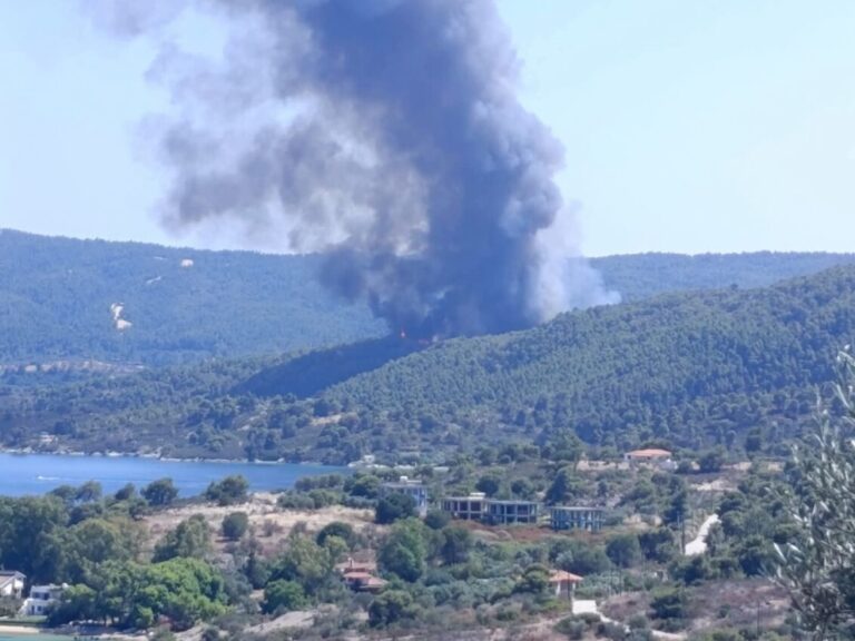 κλείνουν-δρόμοι-λόγω-της-φωτιάς-στη-χα-1470824