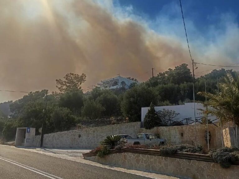 συνεχίζεται-η-μάχη-με-τις-φλόγες-στην-ι-1470972