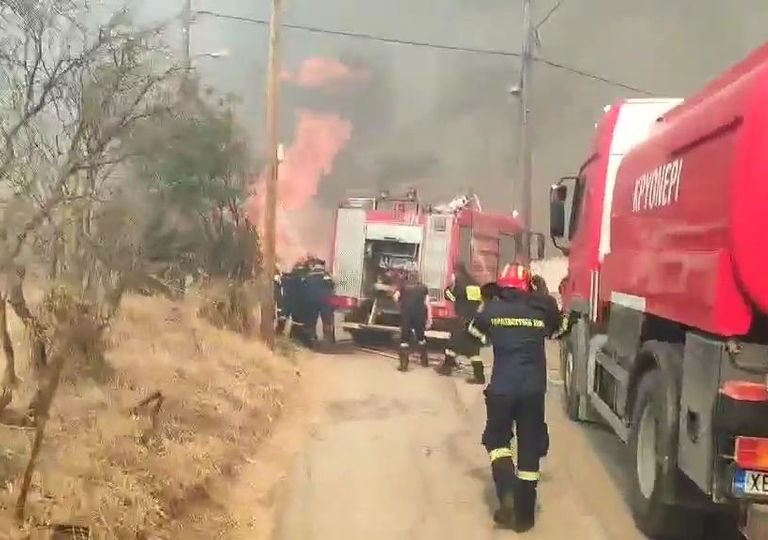φωτιά-στη-λέσβο-καίει-στην-περιοχή-βρ-1478392