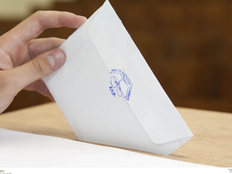 νέα-δημοσκόπηση-επτά-στους-10-αξιολογού-1471491