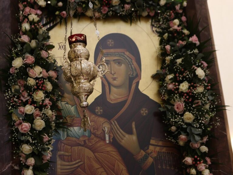 h-παναγιά-στο-ελληνικό-τραγούδι-1483790