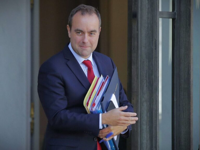 γαλλία-με-την-πλάτη-στον-τοίχο-ο-λεκορν-1490695