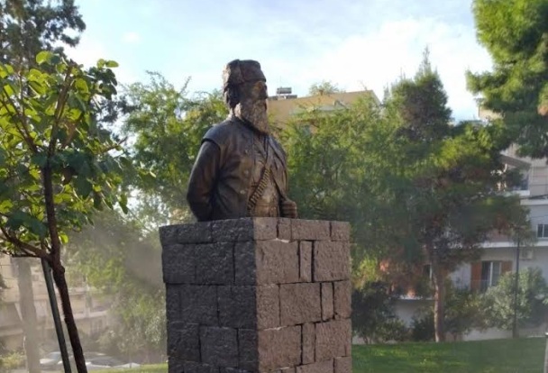 βεβήλωση-της-προτομής-του-άρη-βελουχι-1505016