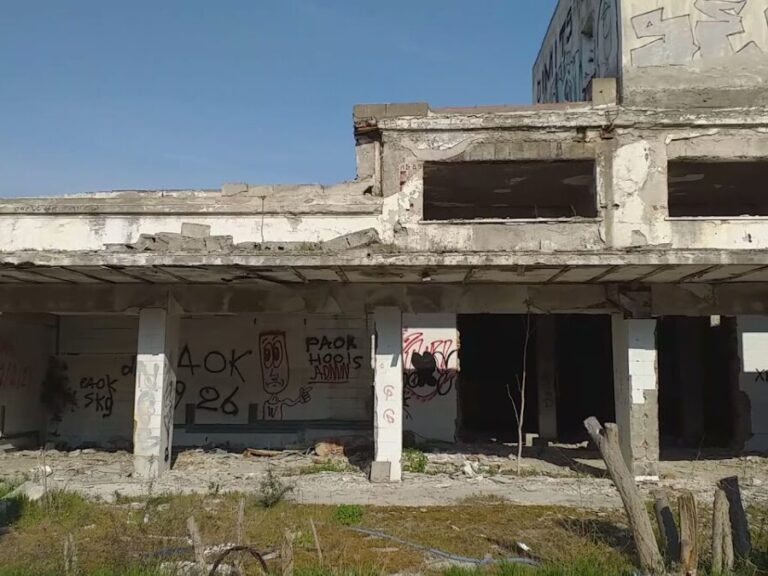 κατεδαφίζεται-το-αγνο-μετά-από-33-χρόνια-1511887