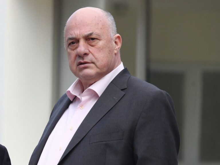 ο-μπέος-χρωστάει-όλες-τις-υπερωρίες-το-1516856