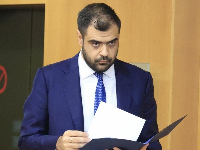 σταθερά-στη-γραμμή-του-ουδενός-σχολί-1510505