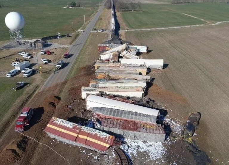 ηπα-εκτροχιάστηκε-τρένο-που-μετέφερε-1529131