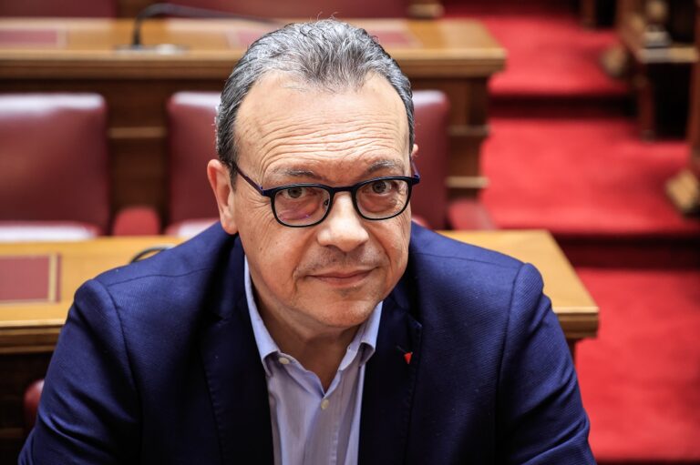 φάμελλος-επικίνδυνη-για-τη-χώρα-η-στάσ-1529401