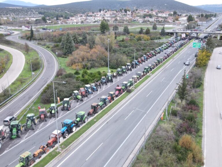 αγρότες-σε-τέσσερα-σημεία-παραμένει-α-1521499