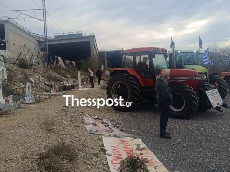 τιμούν-τα-θύματα-των-τεμπών-και-ζητούν-1526407