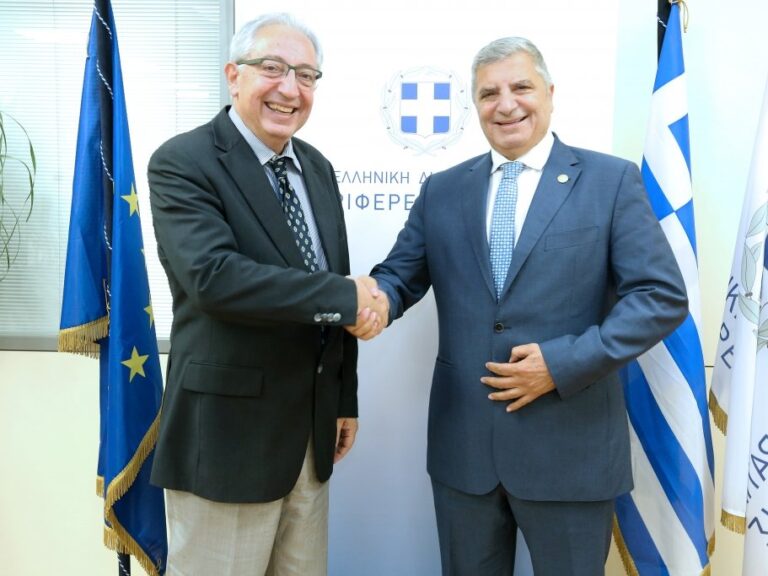 κολλητός-του-πατούλη-στο-πλάι-του-πλ-1526375