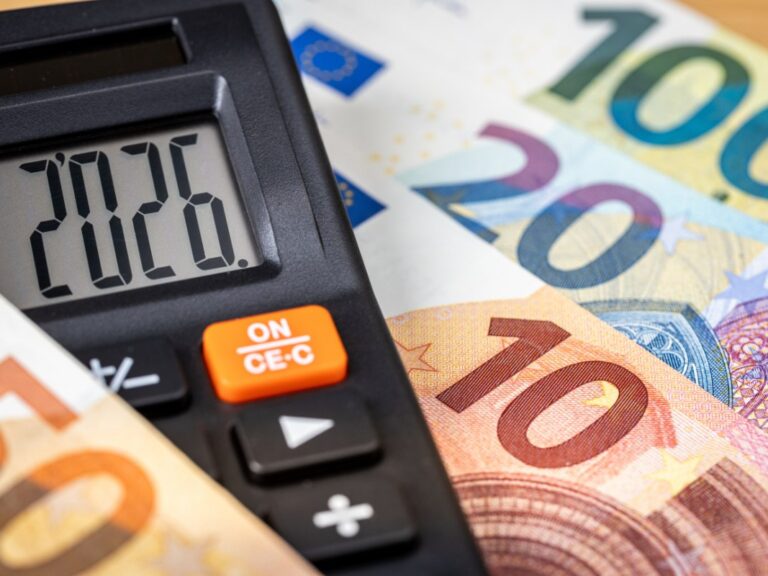 πόσο-θα-αυξηθούν-οι-μισθοί-στον-ιδιωτι-1528900