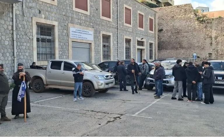 κρήτη-αγρότες-υπό-κατάληψη-και-τα-γρ-1521675