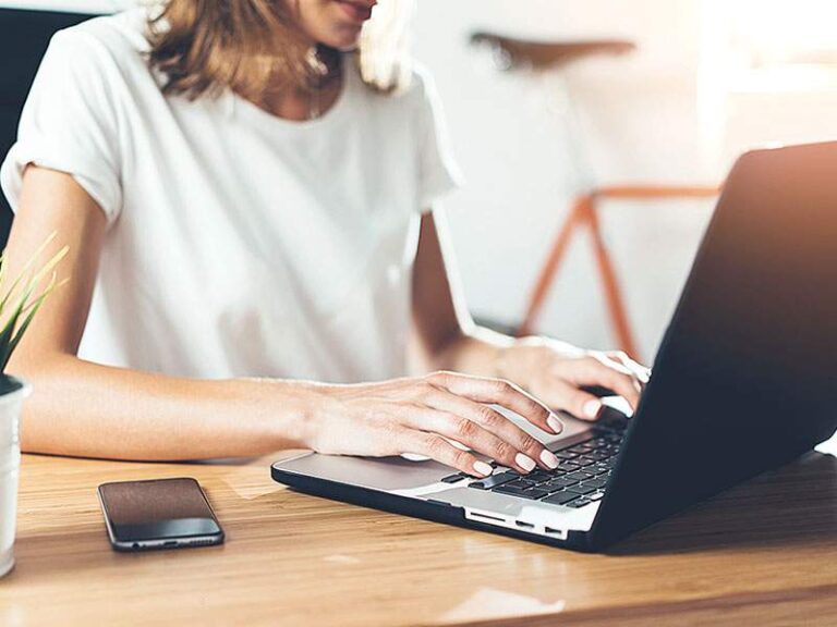 εργασιακό-δίλημμα-τηλεργασία-ή-φυσικ-1526660